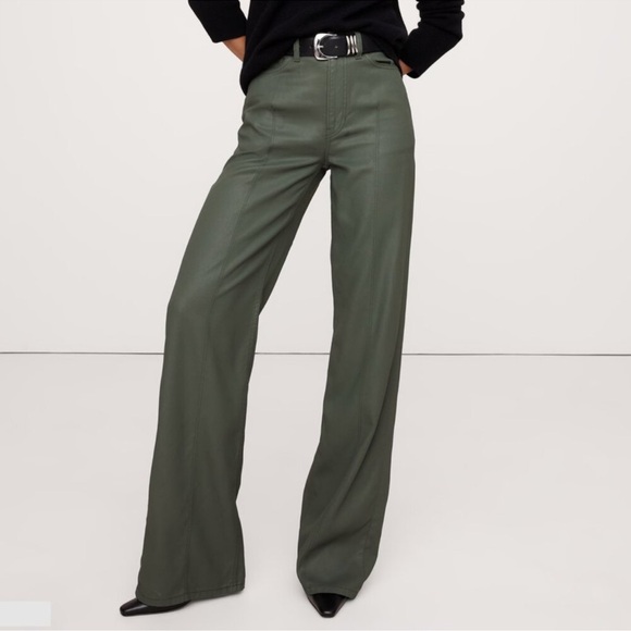 Banana Republic Denim - BANANA REPUBLIC COATED DENIM PINTUCK JEAN SIZE 24